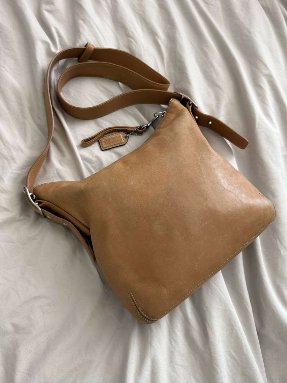 Vintage Coach 9326 Y2K Camel Leather Small Slim Duffle Shoulder Bag Rehab